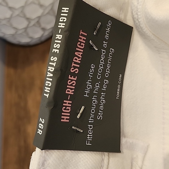 Torrid - Mom Straight Vintage Stretch High-Rise Jean in Optic White - Picture 7 of 13